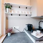 Sago Airporthouse Bed & Breakfast *