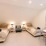 Sago Airporthouse Bed & Breakfast Düsseldorf