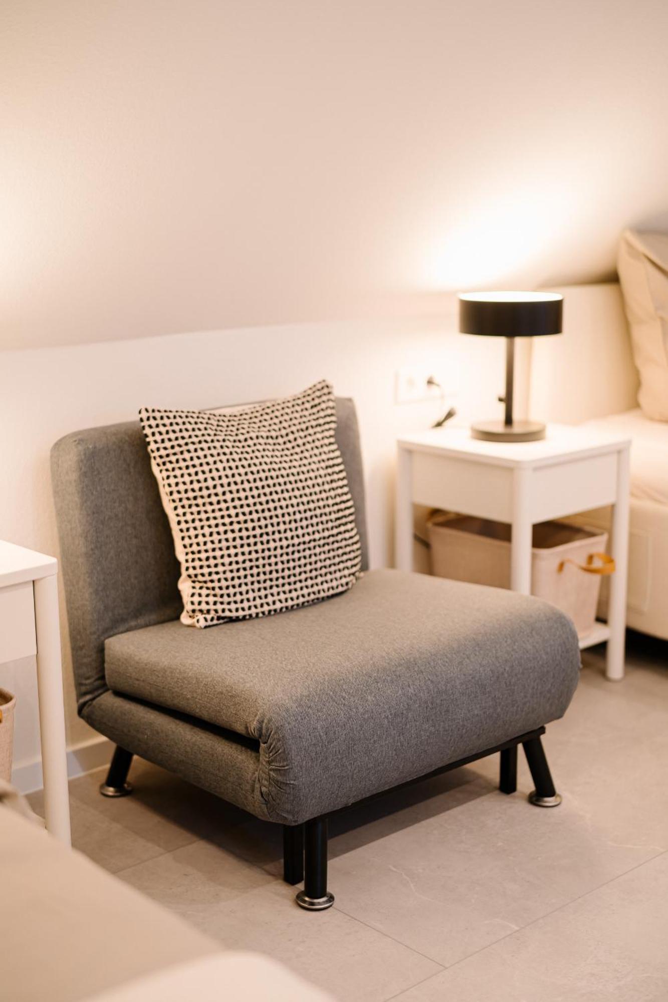 Sago Airporthouse Bed & Breakfast *