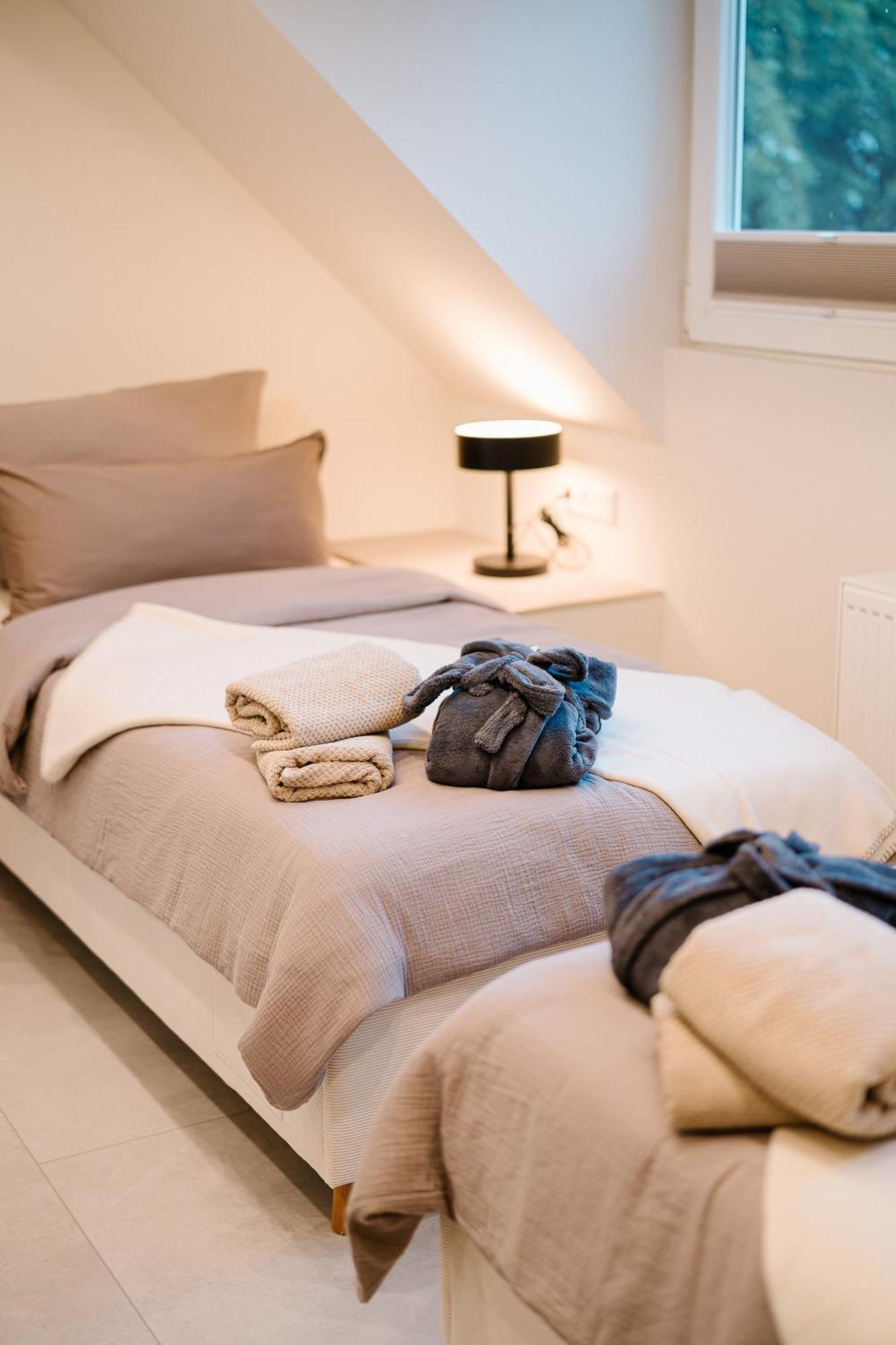 Sago Airporthouse Bed & Breakfast *