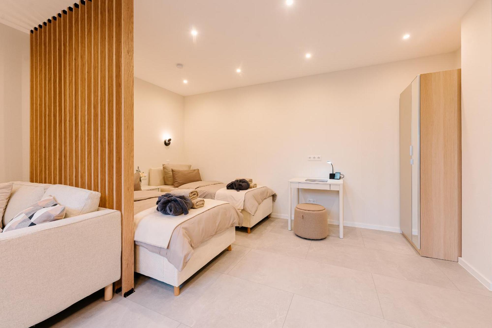 Sago Airporthouse Frühstückspension *