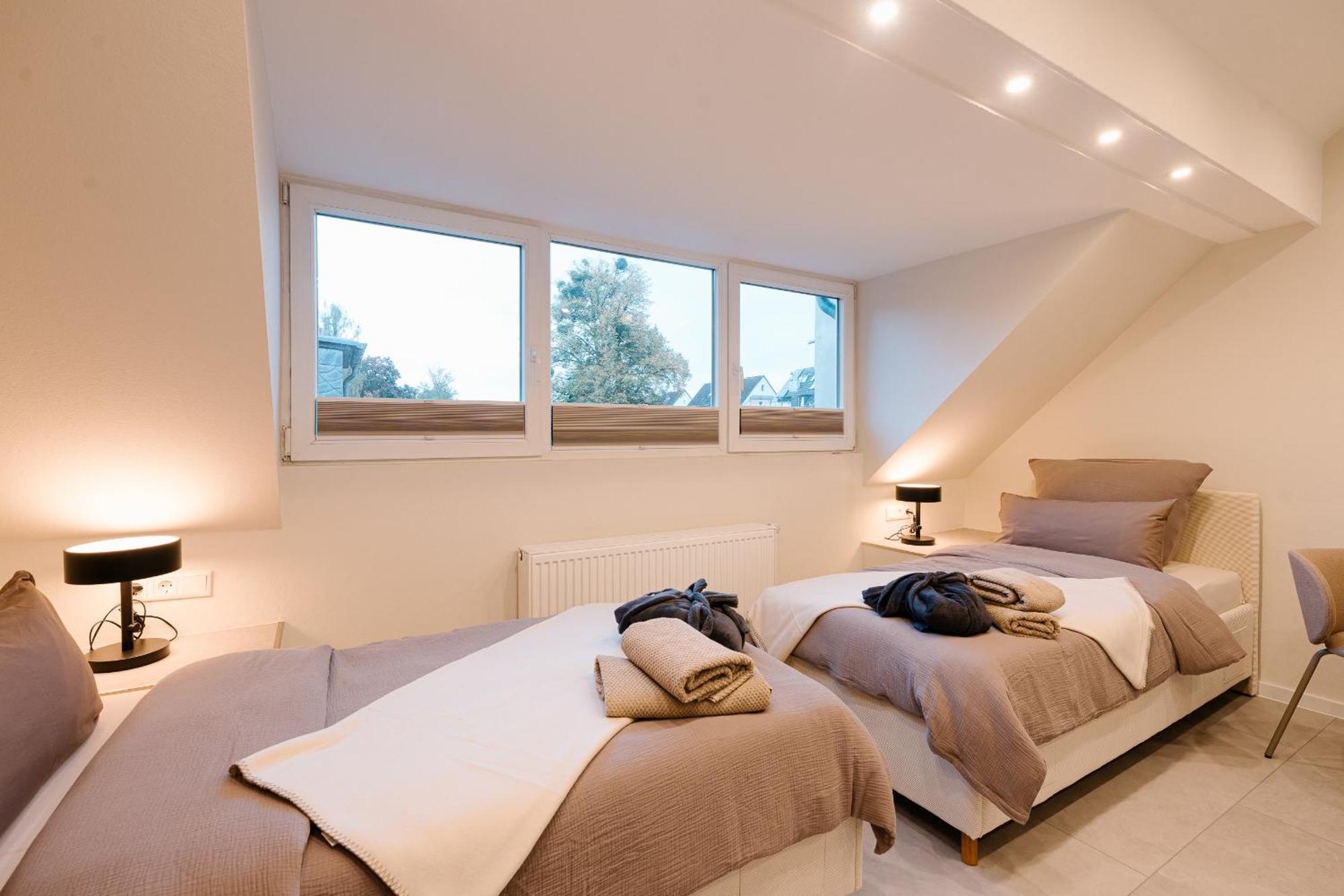 Sago Airporthouse Frühstückspension *